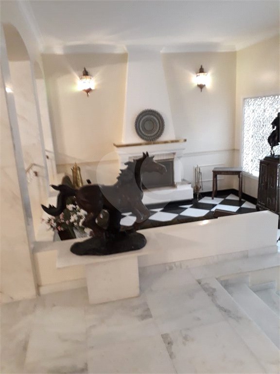 Casa à venda ou para alugar com 5 suítes em Jardim Leonor, São Paulo, SP