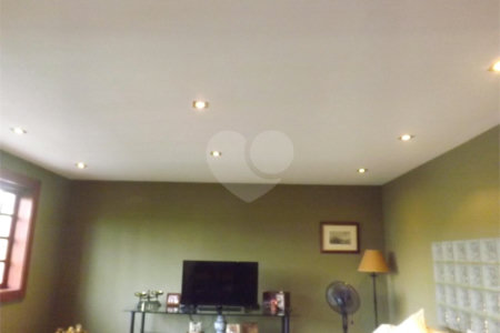 Casa à venda ou para alugar com 4 quartos, sendo 3 suítes,  no condomínio Villa das Flores, São Paulo - SP