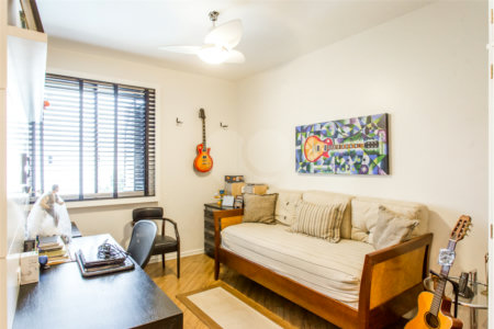 Apartamento à venda com 4 suítes em Real Parque, São Paulo, SP