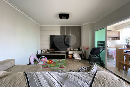 Apartamento à venda com 3 suítes em Água Fria, São Paulo, SP