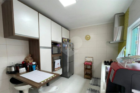 Sobrado à venda com 3 quartos, sendo 1 suíte, em Jardim Umuarama, São Paulo, SP