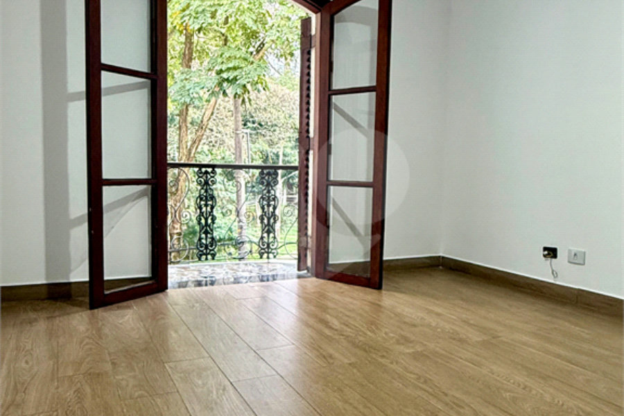 Sobrado à venda com 4 quartos, sendo 3 suítes, em Palmas do Tremembé, São Paulo, SP