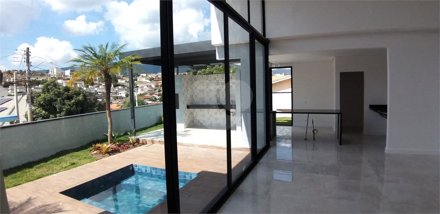 Casa à venda com 3 suítes em Jardim Paulista, Atibaia, SP