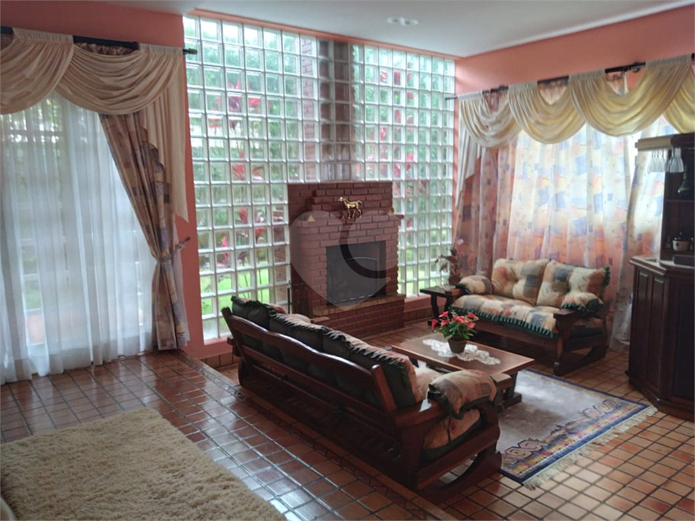 Sobrado à venda com 4 quartos, sendo 2 suítes, em Serra da Cantareira, Mairiporã, SP