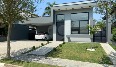 Casa à venda com 3 suítes no condomínio Shambala II, Atibaia - SP
