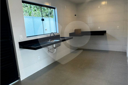 Casa à venda com 3 quartos, sendo 1 suíte, no condomínio Parque Guará, Rio de Janeiro - RJ