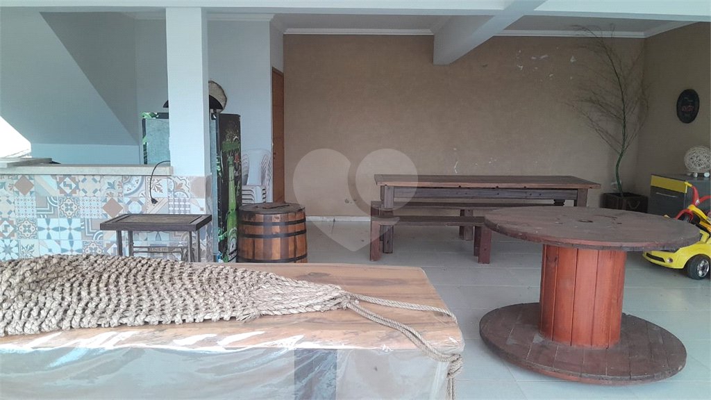 Chácara em Área Rural de Piracaia, com casa principal + 4 kitnets alugadas, excelente localização