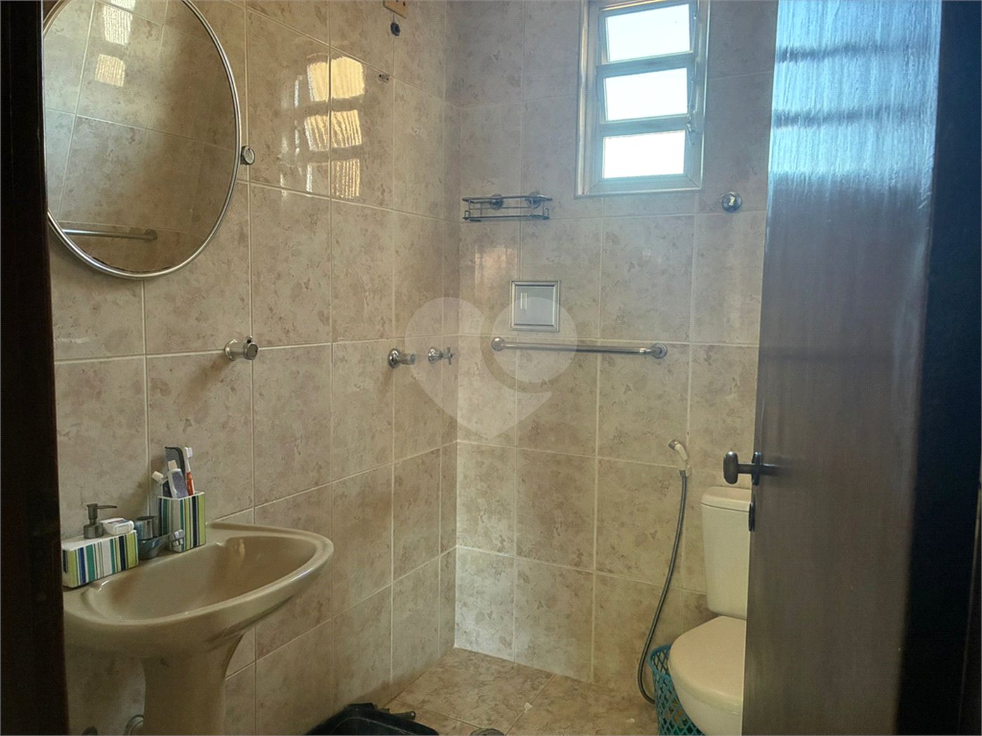 Sobrado à venda com 4 quartos, sendo 1 suíte, em Vila Guilherme, São Paulo, SP
