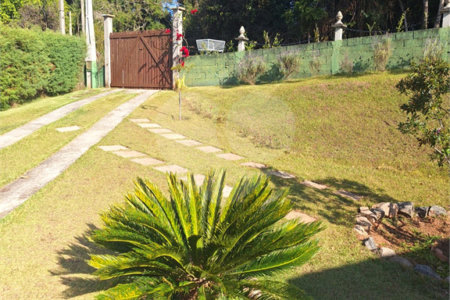 Casa em condomínio à venda com 3 quartos, sendo 1 suíte,  no Centro, Bom Jesus dos Perdões, SP