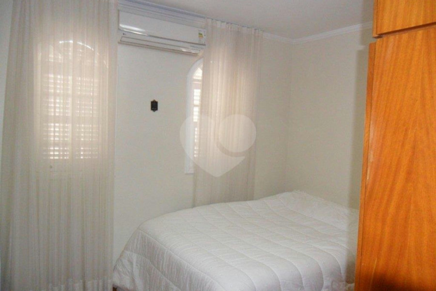 Sobrado à venda com 3 quartos, sendo 1 suíte, em Vila Romero, São Paulo, SP