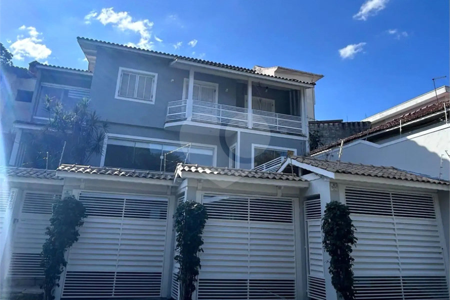 Sobrado à venda com 4 quartos, sendo 2 suítes, em Tremembé, São Paulo, SP