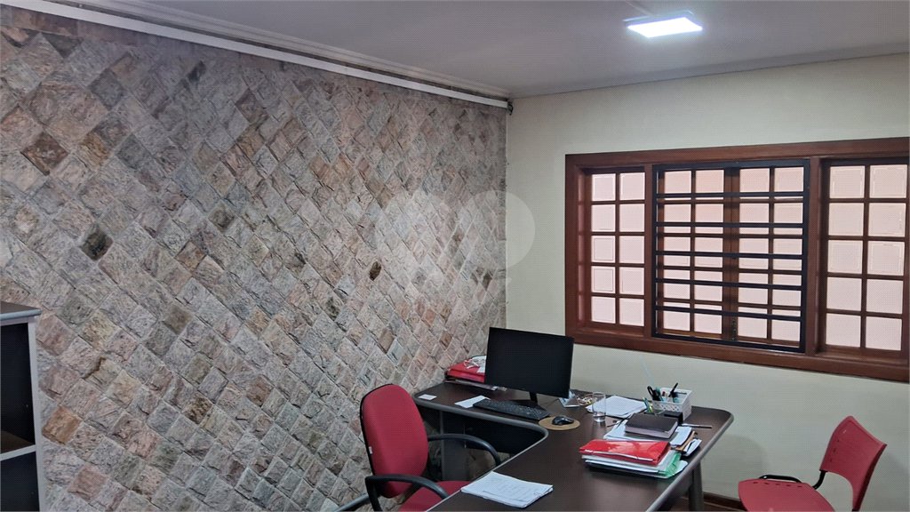 Sobrado à venda com 4 quartos, sendo 2 suítes, em Jardim Quisisana, Poços de Caldas, MG