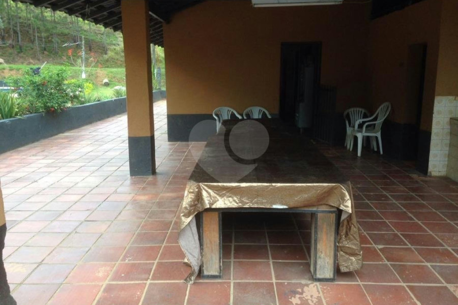 Casa à venda com 6 quartos, sendo 2 suítes,  em Roseira, Mairiporã, SP