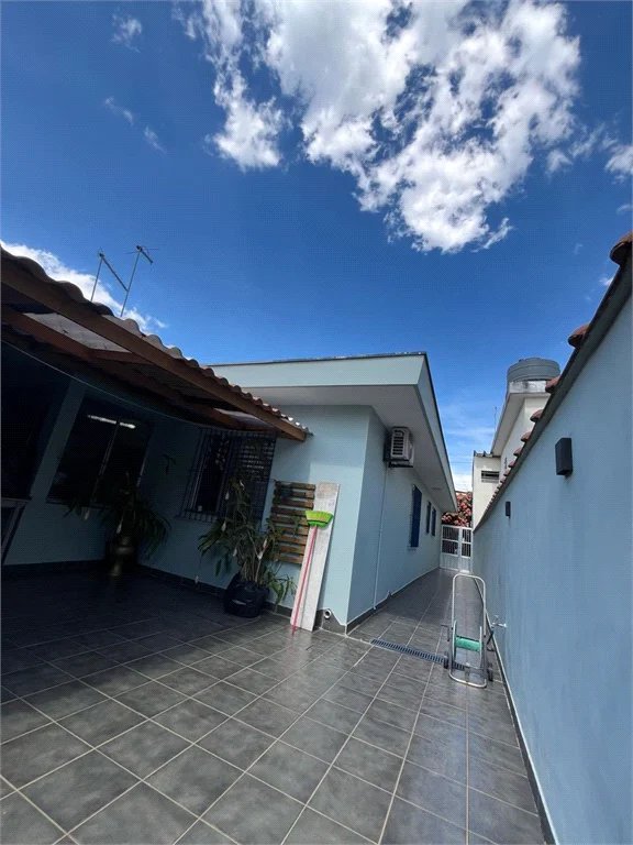 Casa à venda com 3 quartos, sendo 1 suíte,  em Jardim Casablanca, São Paulo, SP