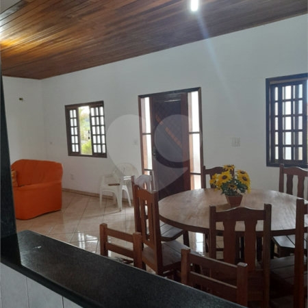 Chácara à venda com 3 quartos, sendo 1 suíte, no Centro, Porangaba, SP