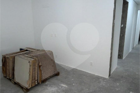 Apartamento à venda com 4 suítes em Vila Cordeiro, São Paulo, SP