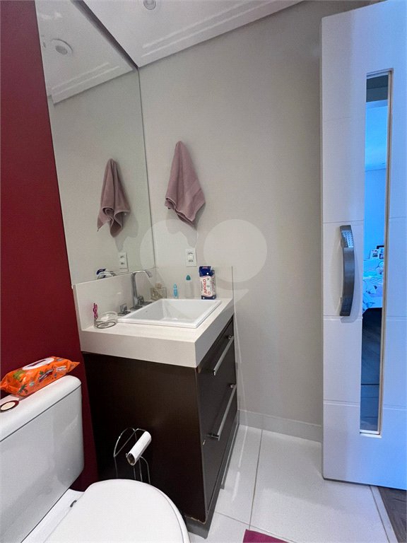 Casa à venda com 3 quartos, sendo 1 suíte, no condomínio Vila Siqueira, São Paulo - SP