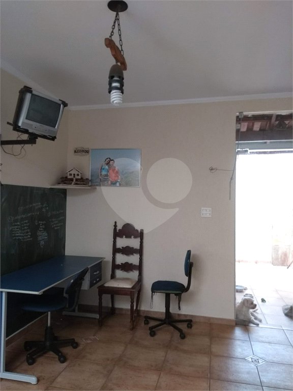 Sobrado à venda com 3 quartos, sendo 2 suítes, no Centro, Araraquara, SP