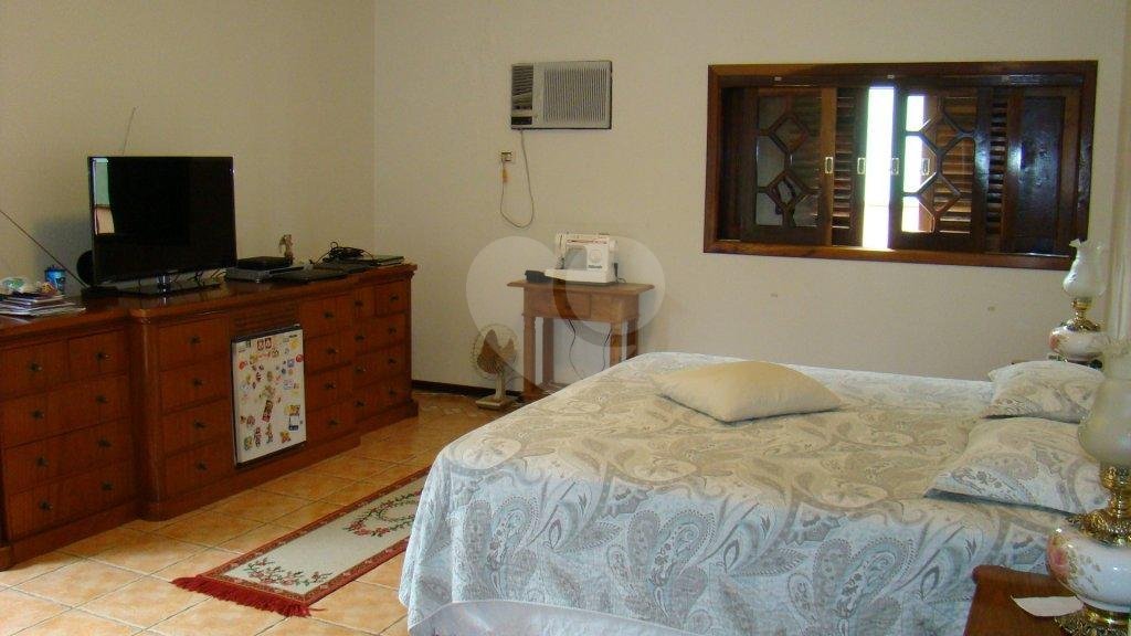 Sobrado à venda com 4 quartos, sendo 2 suítes,  em Alto da Boa Vista, São Paulo, SP