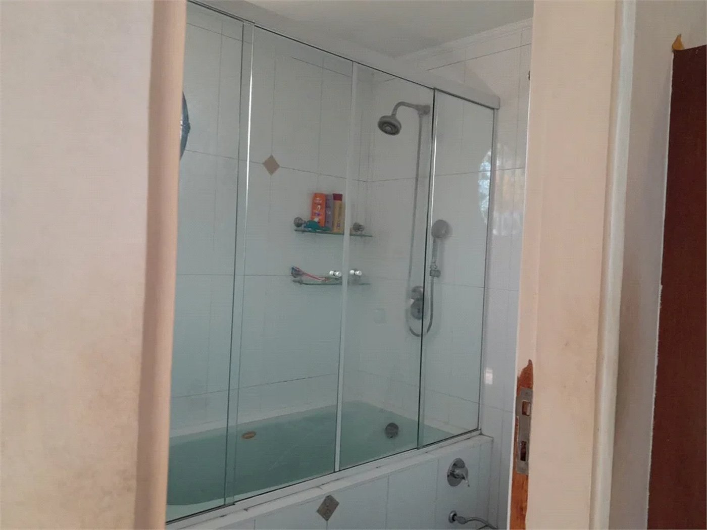 Sobrado à venda com 6 quartos, sendo 3 suítes,  em Rolinópolis, São Paulo, SP