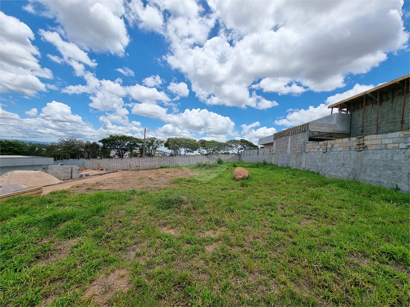 Terreno à venda no condomínio Residencial Recanto das Palmas, Vinhedo - SP