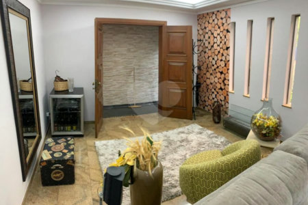 Sobrado à venda ou para alugar com 6 quartos, sendo 2 suítes, em Bosque da Saúde, São Paulo, SP