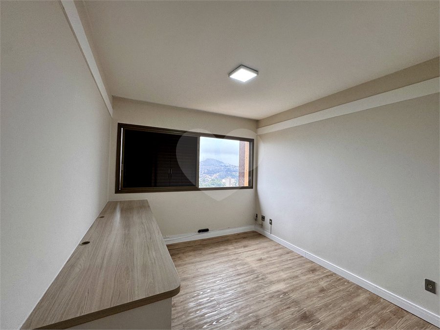 Apartamento à venda com 4 quartos, sendo 1 suíte,  em Horto Florestal, São Paulo, SP