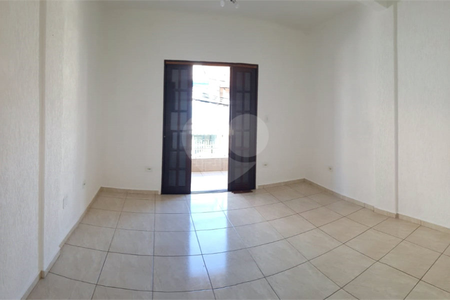 Sobrado à venda com 2 quartos, sendo 1 suíte, em Tremembé, São Paulo, SP