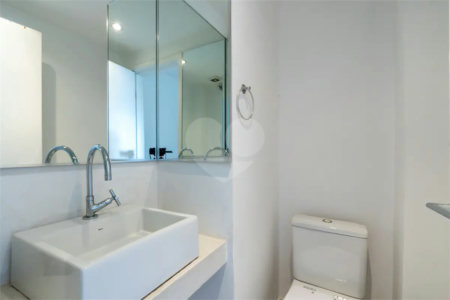 Apartamento à venda com 3 quartos, sendo 1 suíte, em Itaim Bibi, São Paulo, SP