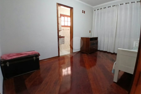 Casa à venda com 5 quartos, sendo 3 suítes, em Vila Santista, Atibaia, SP