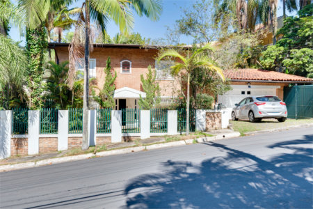 Casa à venda com 4 quartos, sendo 1 suíte,  em Jardim Marajoara, São Paulo, SP