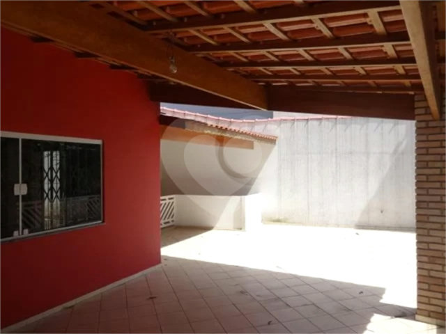 Casa à venda com 4 quartos, sendo 2 suítes,  em Horto, São Paulo, SP