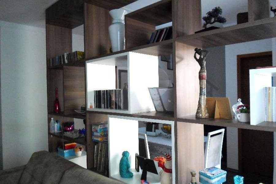 Casa à venda com 3 quartos, sendo 1 suíte, no condomínio Fernandes, São Paulo - SP