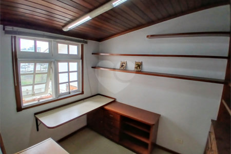 Casa à venda ou para alugar com 3 quartos, sendo 2 suítes, no condomínio Chácara das Rosas, São Paulo - SP