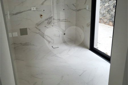 Casa à venda com 3 suítes no condomínio Hills, Arujá - SP