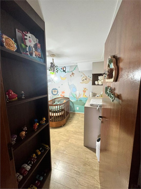 Casa à venda com 3 quartos, sendo 1 suíte, no condomínio Residencial Jardim das Flores 1510, Cotia - SP