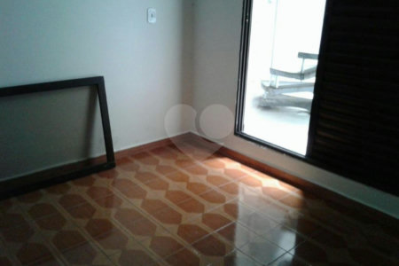 Sobrado à venda com 3 quartos em Parada Inglesa, São Paulo, SP