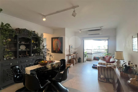Apartamento à venda com 2 quartos, sendo 1 suíte,  em Vila Madalena, São Paulo, SP