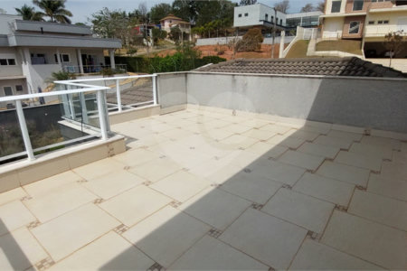 Casa à venda com 3 suítes no condomínio Figueira Garden, Atibaia - SP