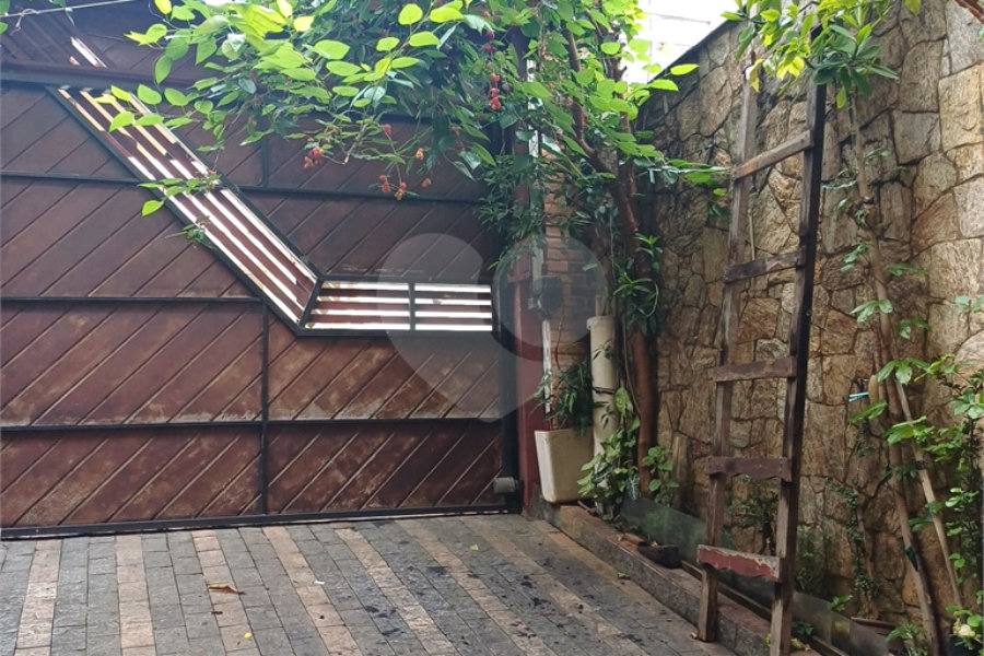 Sobrado à venda com 4 quartos, sendo 1 suíte, em Tremembé, São Paulo, SP