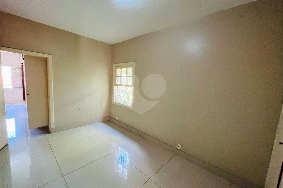 Casa à venda com 4 quartos, sendo 1 suíte, em Jardim São Bento, São Paulo, SP