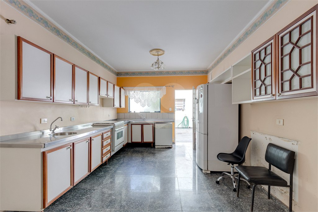Sobrado à venda com 5 quartos, sendo 3 suítes,  em Jardim Luzitânia, São Paulo, SP