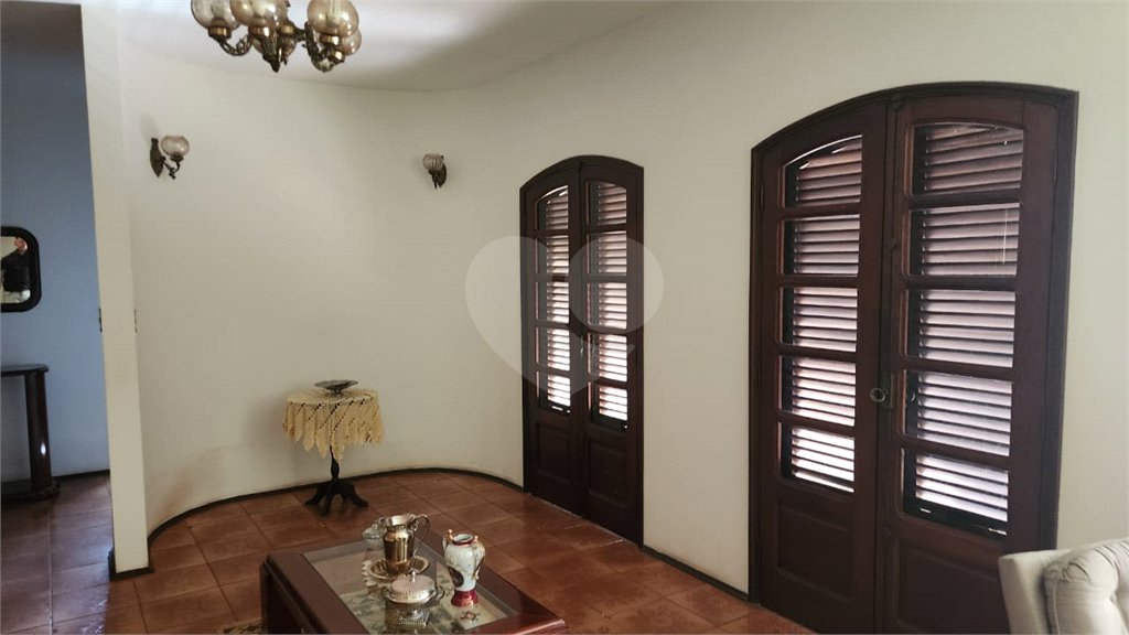 Casa à venda com 3 quartos, sendo 1 suíte, no Centro, Araraquara, SP