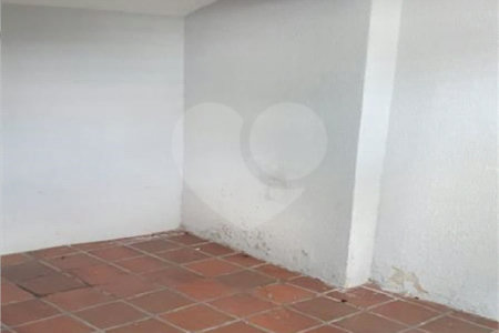 Sobrado à venda com 3 quartos, sendo 1 suíte, em Parque Ramos Freitas, São Paulo, SP