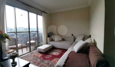 Apartamento à venda com 2 quartos, sendo 1 suíte,  em Jardim Itacolomi, São Paulo, SP