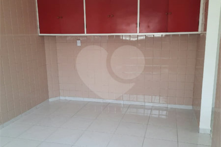 Sobrado à venda com 3 quartos em Vila Universitária, São Paulo, SP