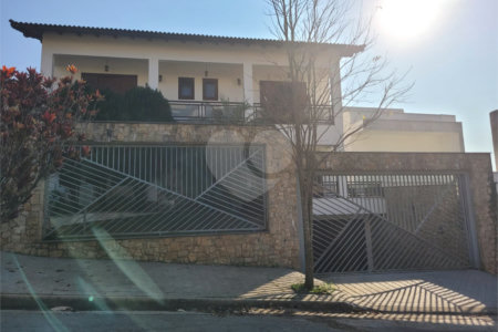 Casa à venda com 4 quartos, sendo 3 suítes, em City América, São Paulo, SP