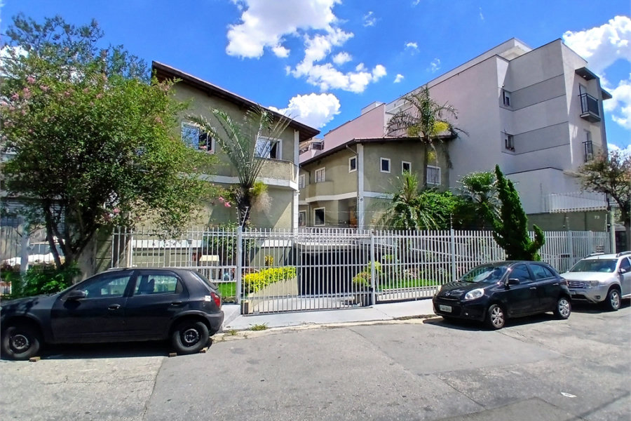 Casa à venda com 3 quartos, sendo 1 suíte,  no condomínio Res Saint Honoré, São Paulo - SP