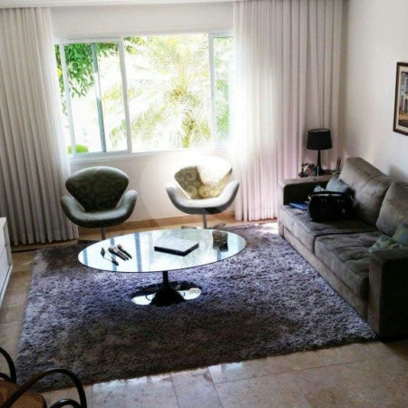 Casa à venda com 4 suítes em Granja Julieta, São Paulo, SP