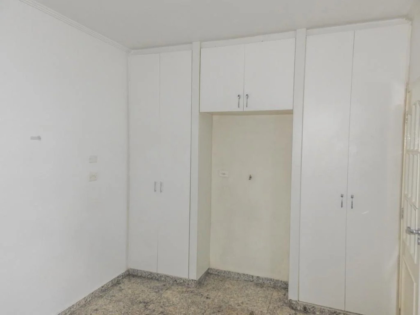 Casa Térrea à venda com 4 quartos, sendo 2 suítes,  em Jardim das Bandeiras, São Paulo, SP